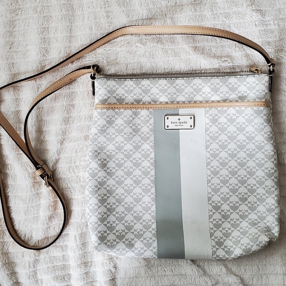 kate spade Handbags - Kate Spade Crossbody Bag